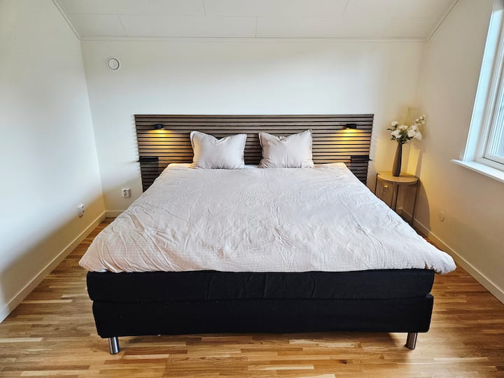 Stor 180cm king size säng 