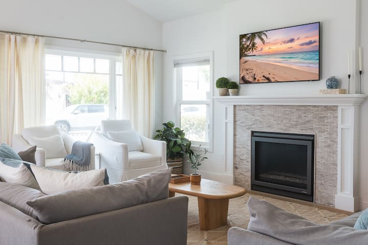 Naples Island Stunning Ocean Cottage By the Beach