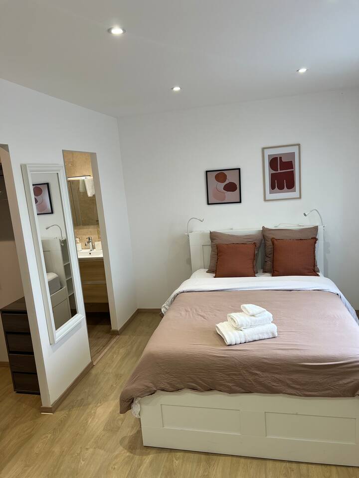 غرفة النوم 1