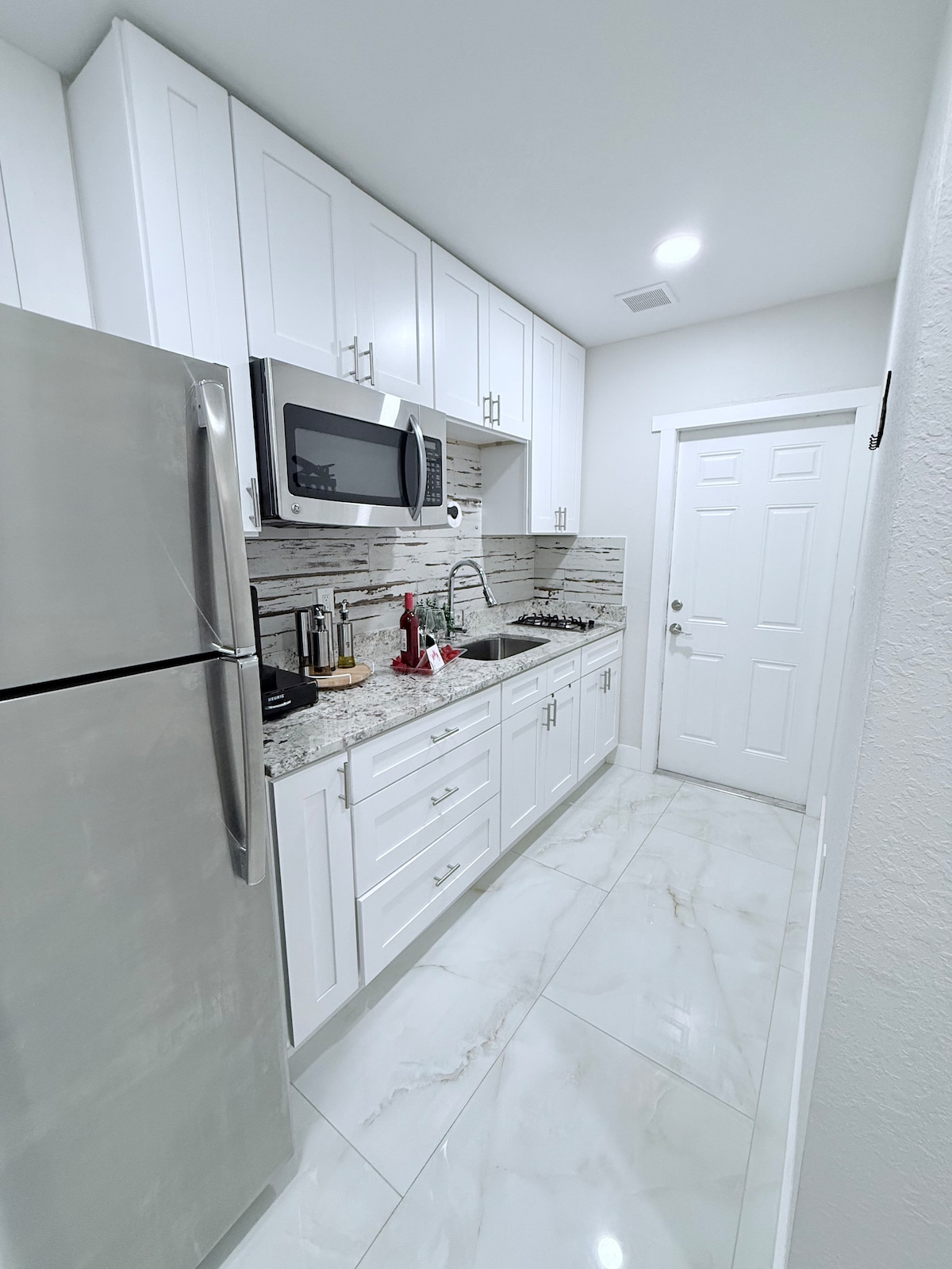 Top performing Airbnb: Blue Sky Loft in Citrus Park