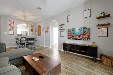 Popular Airbnb listing: Disney 3 Miles | Pool & Slides in Four Corners
