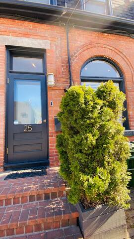 Stylish Victorian home with free parking gallery image 3