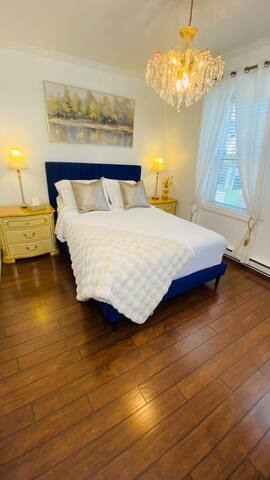 Stylish Victorian home with free parking gallery image 2