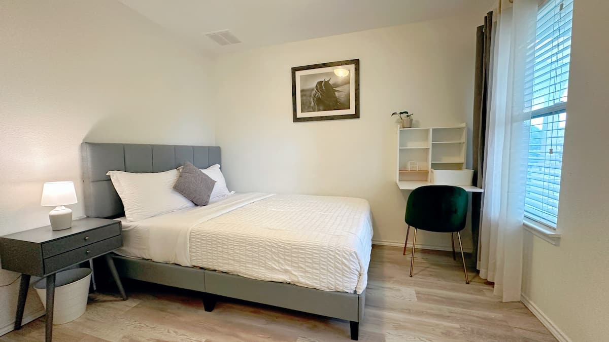 Economy Room