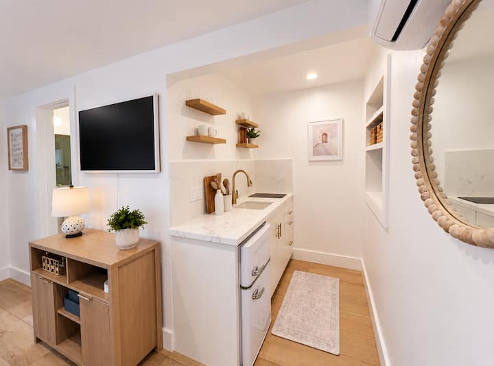 Coastal Charm Studio By The Sea - San Clemente, CA