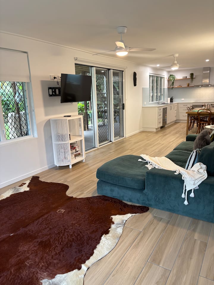 Kean Street Hideaway - Beachfront Property - Yeppoon