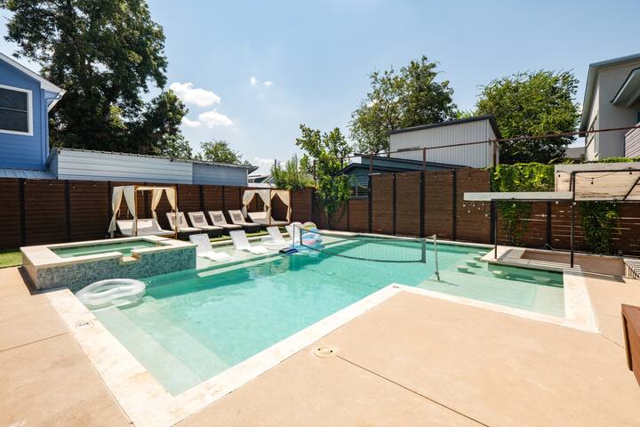 Modern Austin Home | Pool | Spa | 7 Beds | Near DT gallery image 2