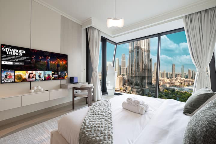 Спална соба со поглед кон градот и свежи крпи

Светла спална соба со поглед кон центарот на градот, крпи во хотелски стил и чиста, релаксирачка атмосфера.