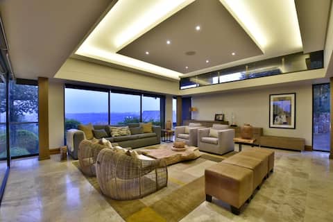 Grand Outlook Northcliff Luxury Villa&Events Venue