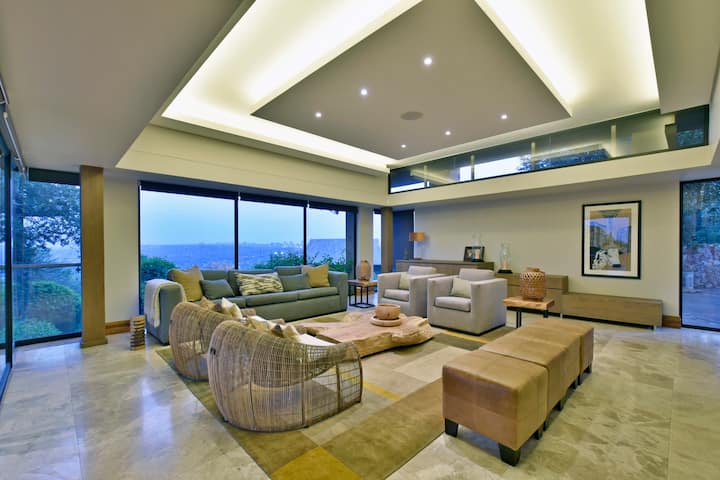 Grand Outlook Northcliff Luxury Villa&events Venue - Johannesburg