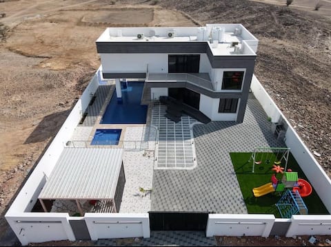 Al-Fulaij  
  Near Ma'bila and the German University, ten minutes