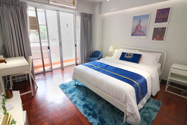 Storybook Royal | City Center | Skytrain - Bangkok