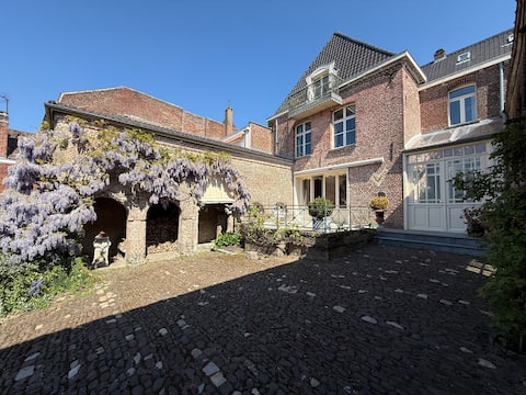Charming mansion in Cassel, unique view