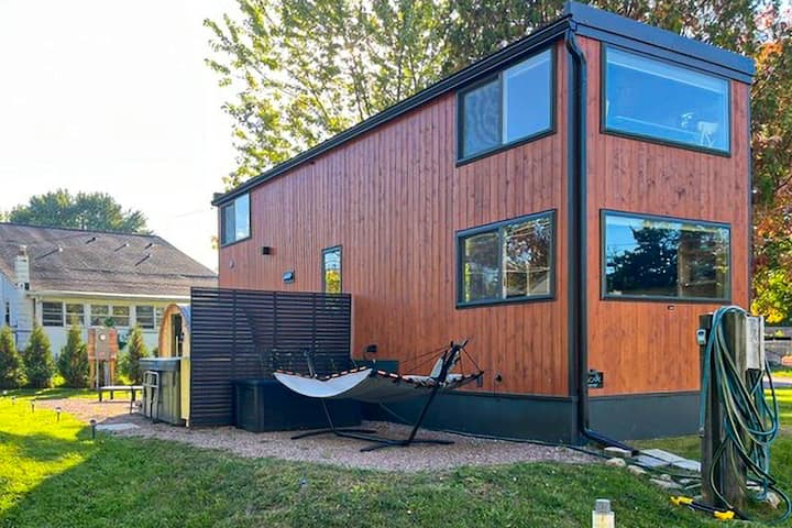 Tiny Home W/ Hot Tub, Beach Access, Dog-friendly - Colchester, VT