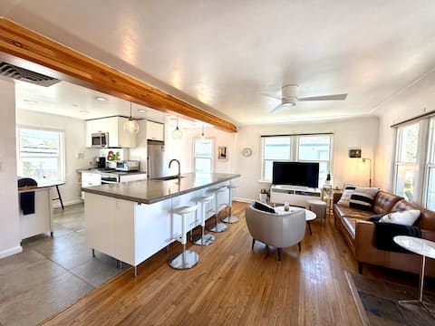 Top performing Airbnb: Cozy SunnySide in Sunnyside