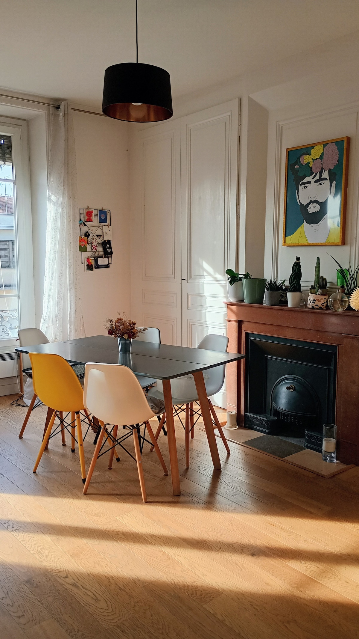 Successful Airbnb property: Beautiful apartment downtown in Lyon 7e Arrondissement