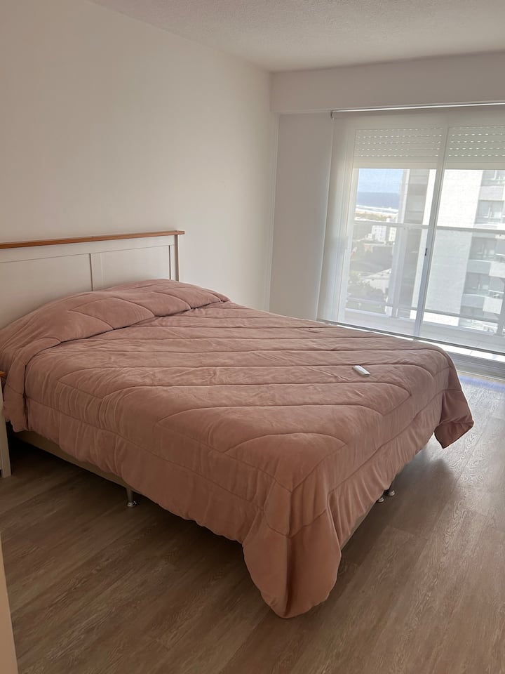 Iznimno udoban bračni krevet (širine 150-179 cm) 