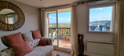 Top performing Airbnb: Apartment for 2 people with sea and countryside view. in Touques