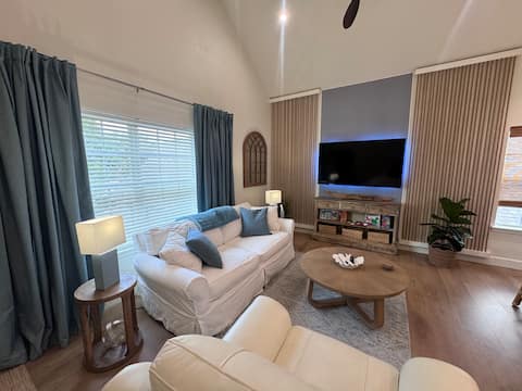 Top performing Airbnb: Brand New Guest house 8 min. to Pensacola Beach in Midway
