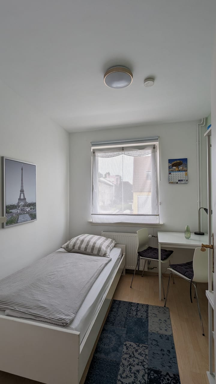Schlafzimmer 2