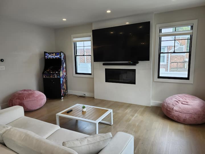 The Arena House - Garden City, NY