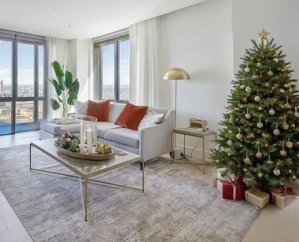 *Rare Find* LUXE Battersea Powerhouse