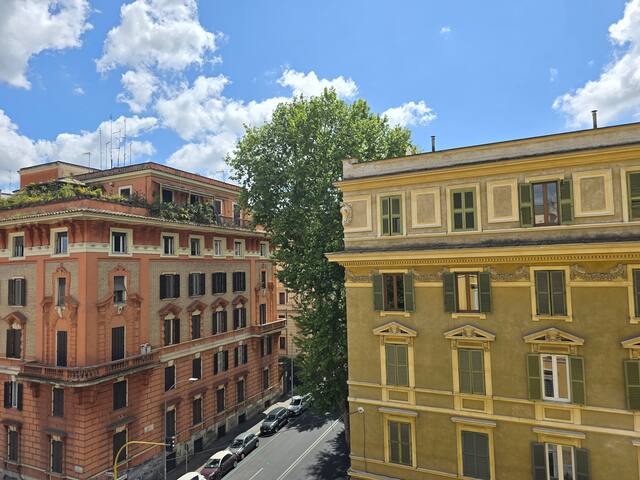 Trastevere Luxury 3 bdr TopFloor gallery image 3