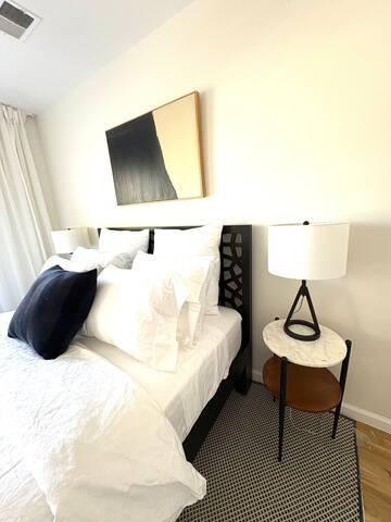 Large 3BR/2BA, Near NYC, MetLife, Liberty State Pk gallery image 3