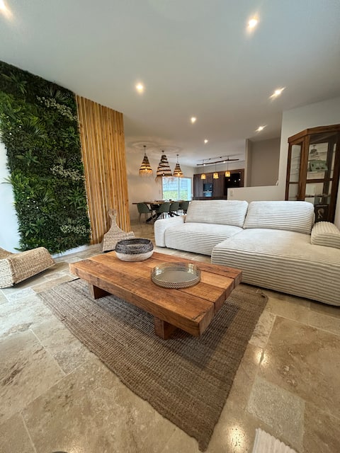 Beautiful house 8 people / pool