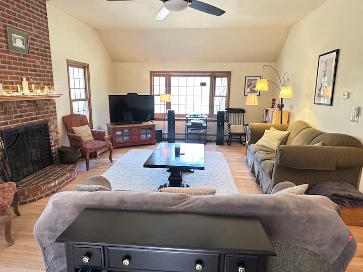 4 Bed 3 Bath Home In Boston Suburb - Mirror Lake, Devens