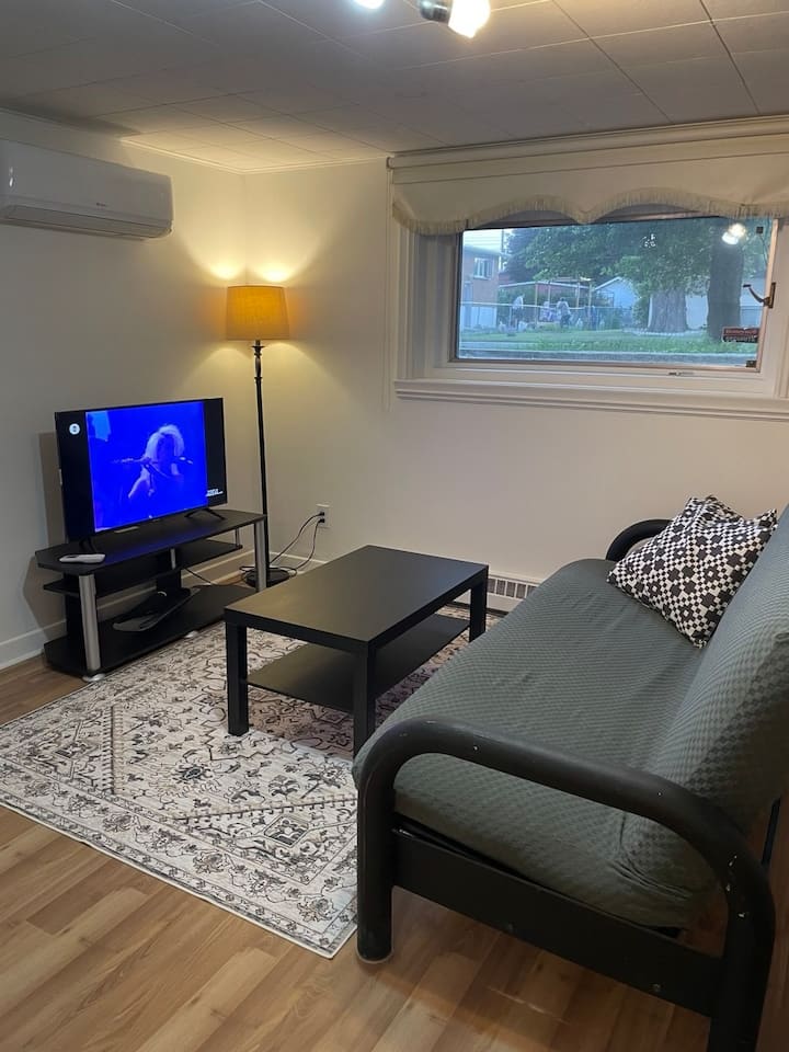 Cosy Bright Stay/20 Min Downtown - Longueuil
