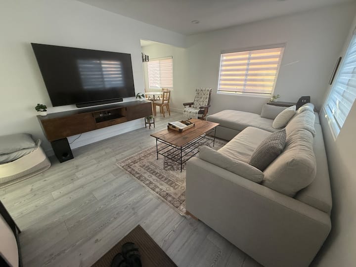 Private Home Oasis In Mid-city - Beverly Hills, CA