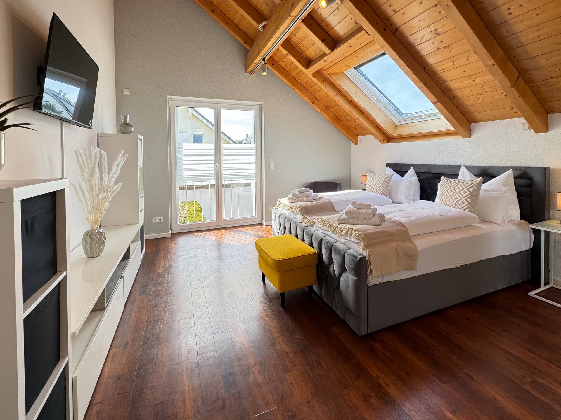 Bright rooftop retreat with balcony