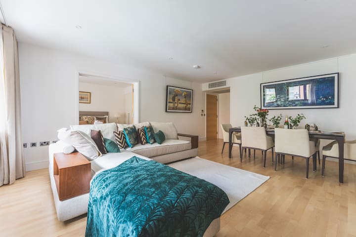 3 Bedroom Luxury Apt Westminster AC & Elevators