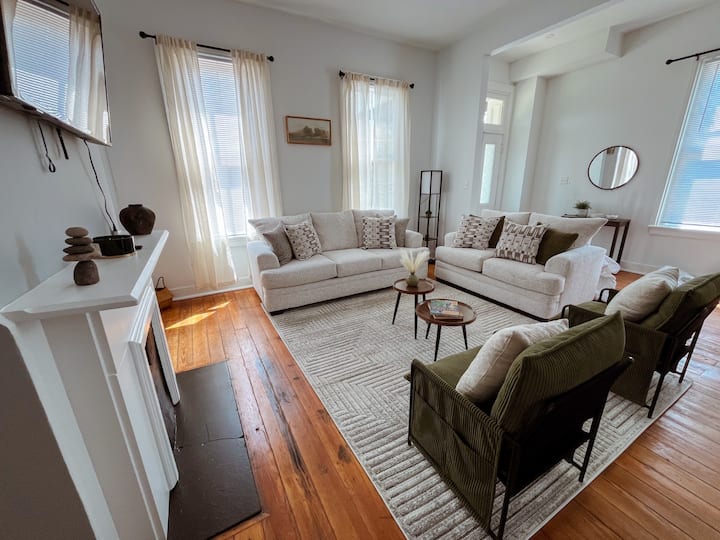 Modern Charming House In Petersburg - Chester, VA