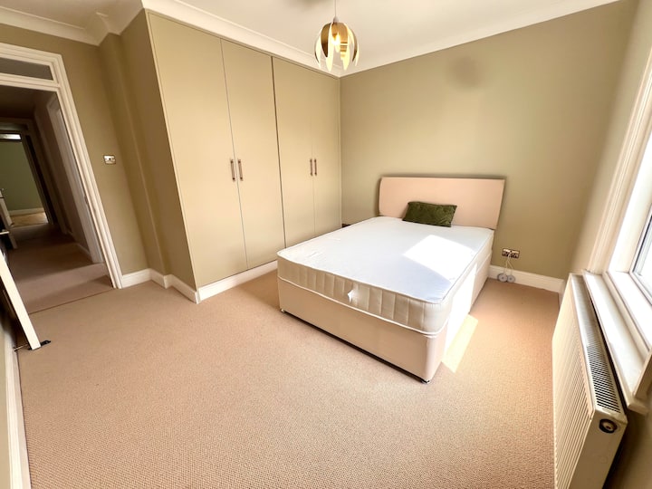 2 Bed Flat In Chiswick For Rent - London