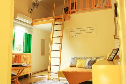 Popular Airbnb listing: Claude Monet Loft - Art and Comfort near Aerop Gru in Guarulhos