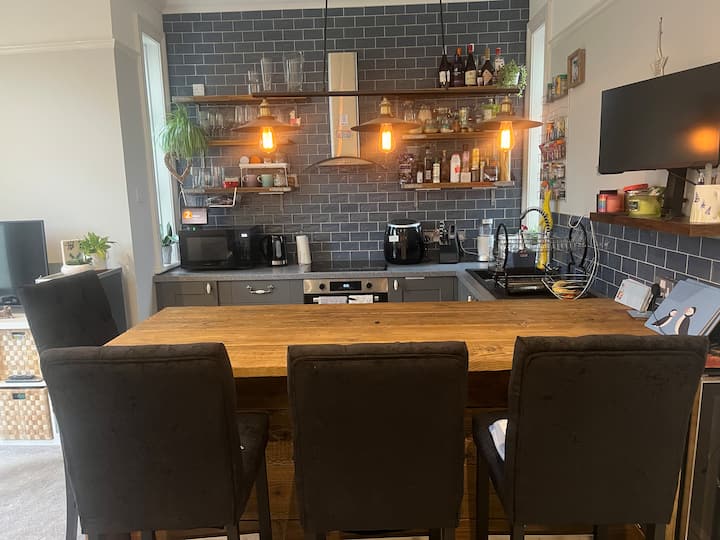 5 Min Walk To Beach With Parking - Whole Apartment - Bournemouth