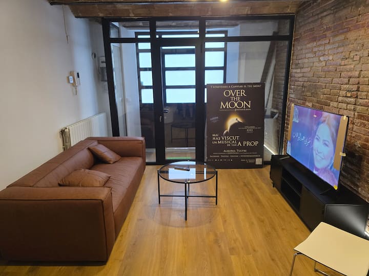 Industrial Loft In Eixample 10 Minutes To Sagrada - Badalona