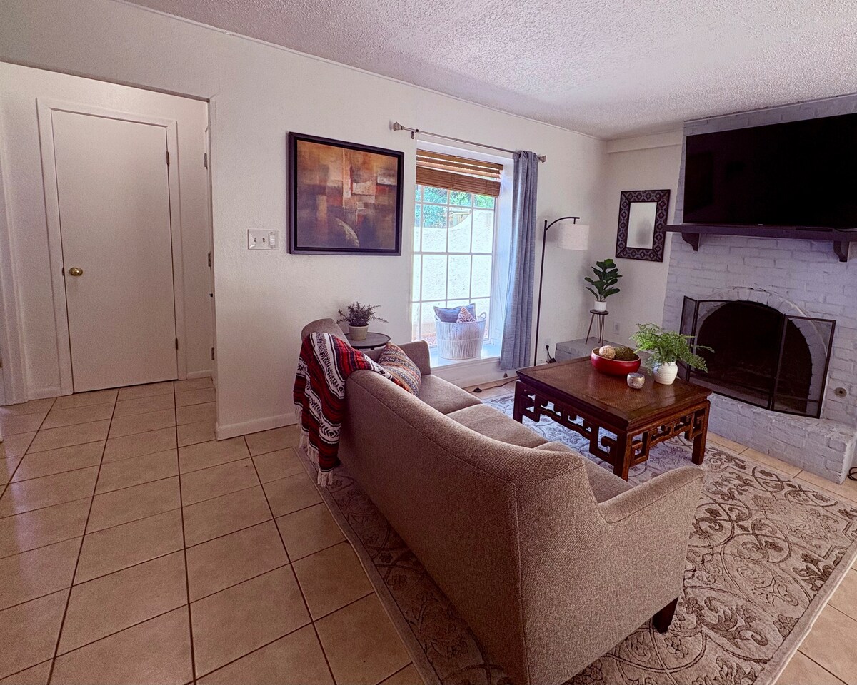 [Sep deals!] Cozy East Austin Oasis, no pet fee