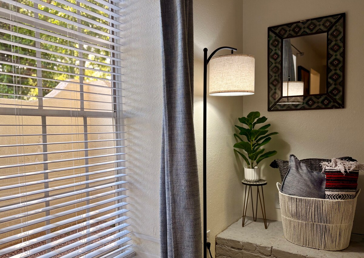 [Sep deals!] Cozy East Austin Oasis, no pet fee
