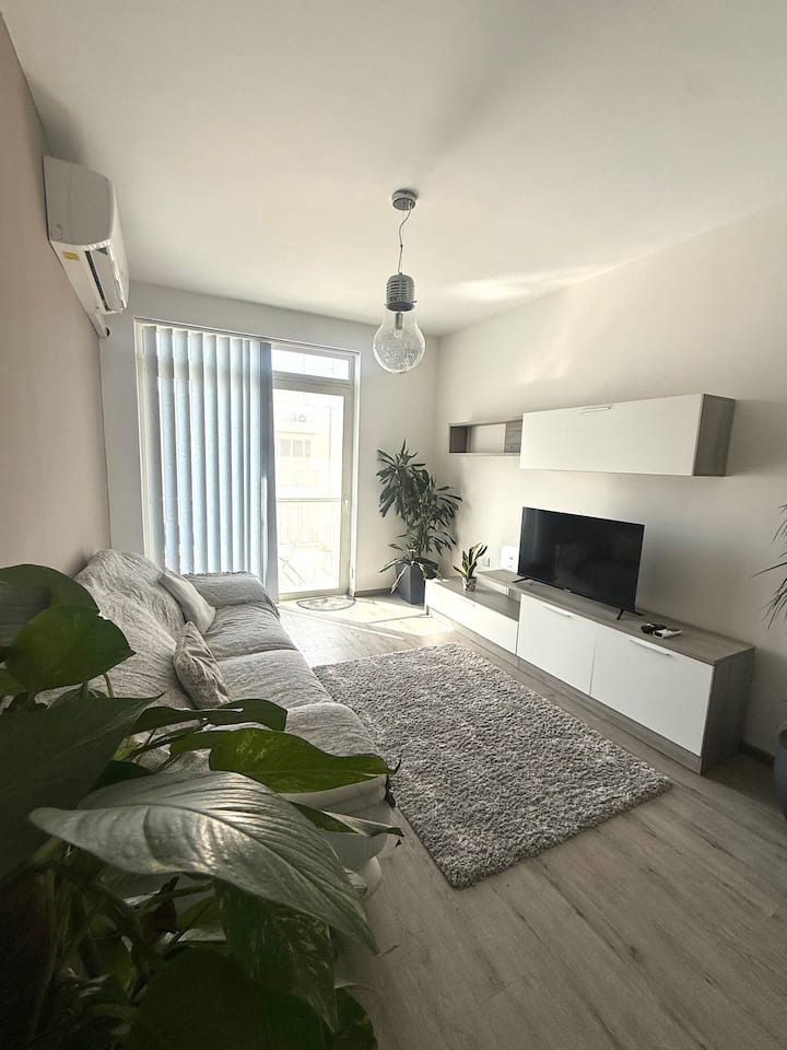 Apartment In Central Bugibba / Qawra - Malta