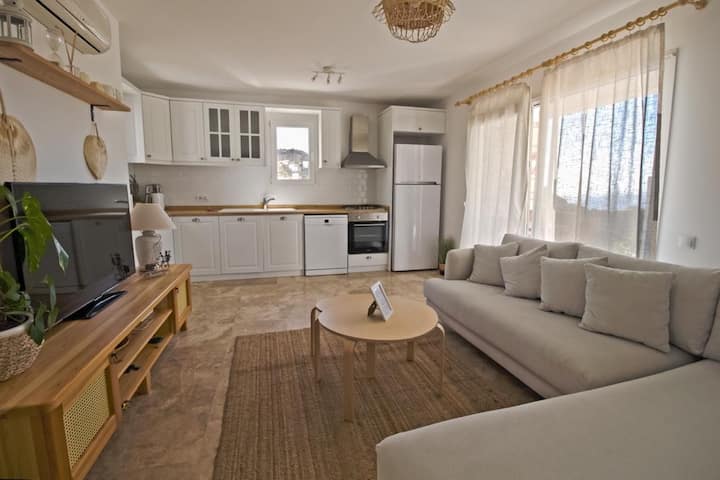 Sunny Sea View Garden Home-walk To Beach-gümüşlük - Koyunbaba Mahallesi