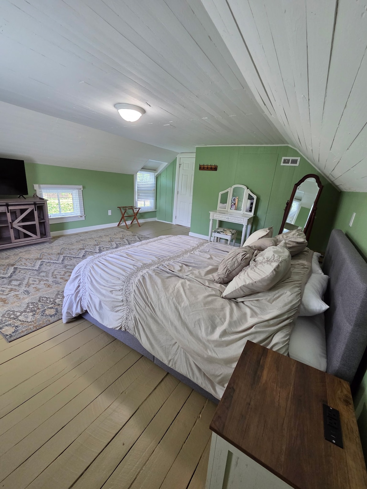 საძინებელი 1