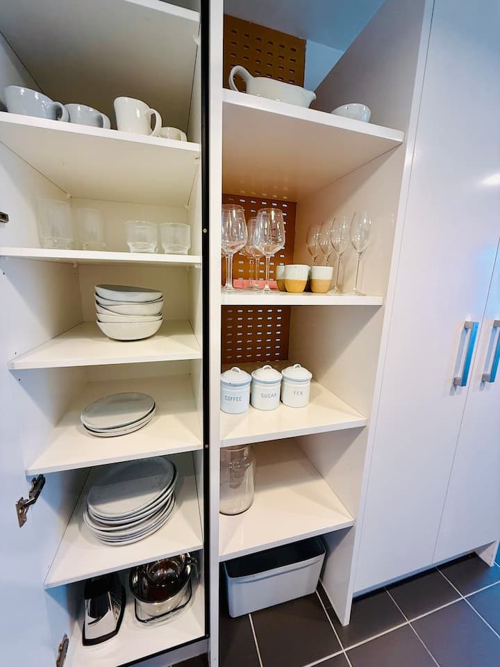 Full kitchen image 1