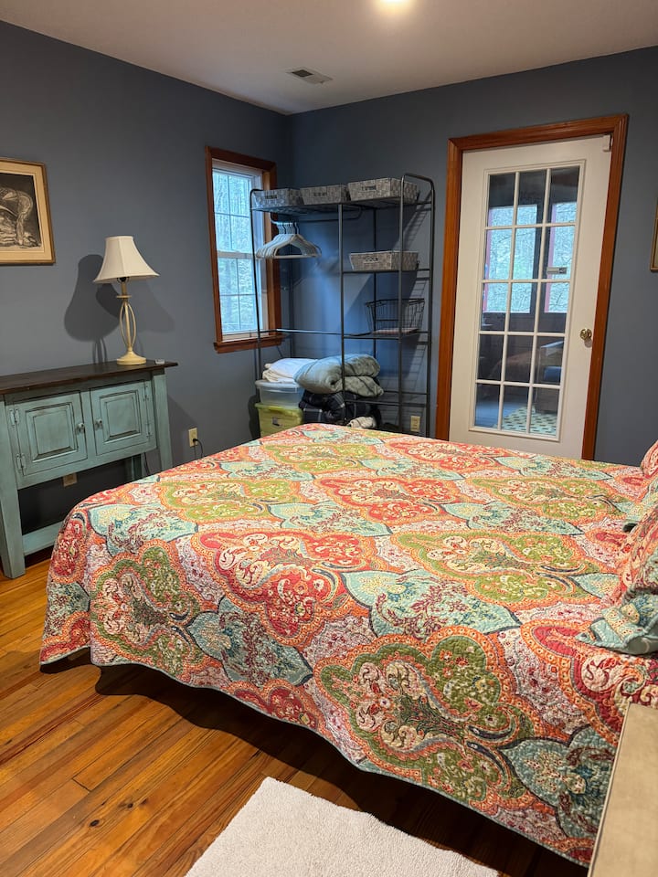 Trundle bed    
Access to screened in porch 
Full bathroom 