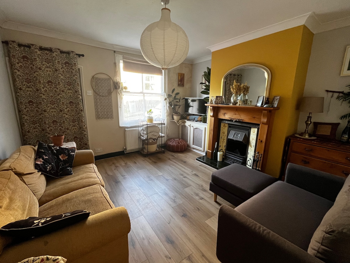 Top performing Airbnb: Historic Weavers Cottage, entire home stay in Cheshire East
