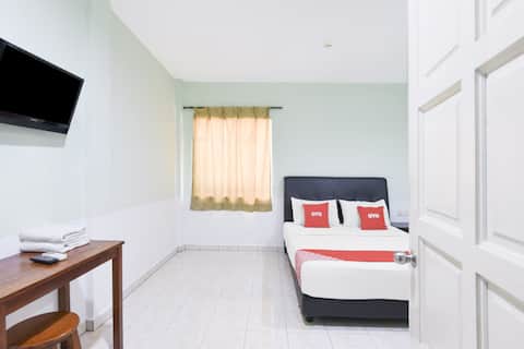 Stylish Queen Comfort Near Siti Khadijah Market