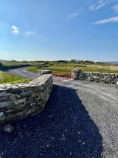 Idyllic Connemara Cottage