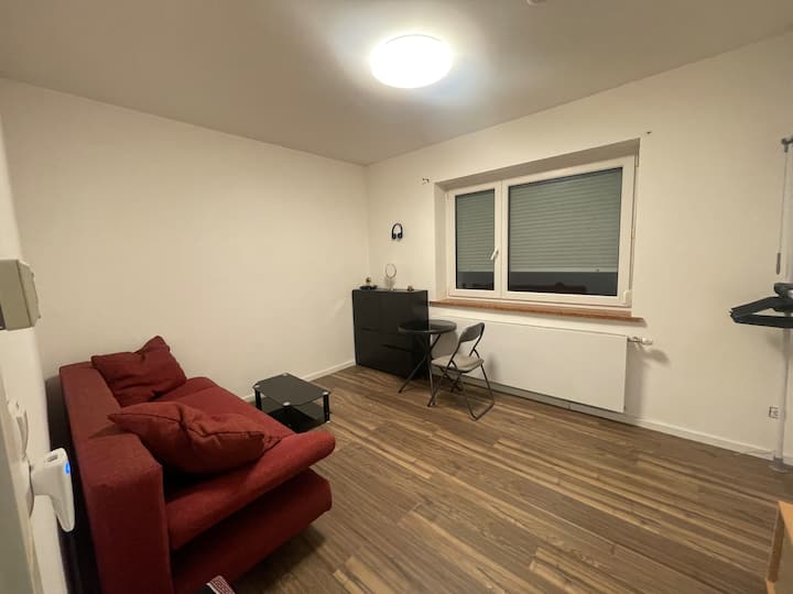 “1 Room With Private Kitchen And Bathroom - Coburg